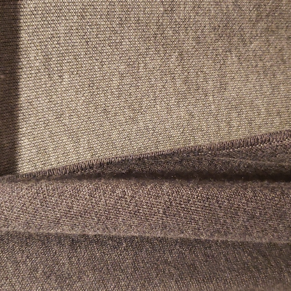 lululemon Grey Cape - Picture 3 of 4